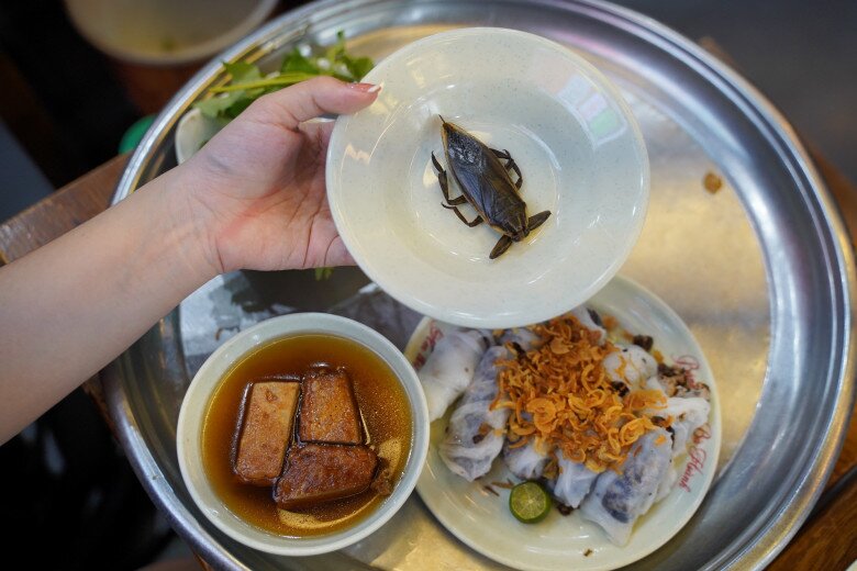 Đi Tìm 3 Hàng Bánh Cuốn Lâu Đời Giữa Lòng Thủ Đô: 2 Quán Được Michelin Vinh Danh, Ngày Bán Hết Veo Cả Nghìn Suất Đi Tìm 3 Hàng Bánh Cuốn Lâu Đời Giữa Lòng Thủ Đô: 2 Quán Được Michelin Vinh Danh, Ngày Bán Hết Veo Cả Nghìn Suất - 2