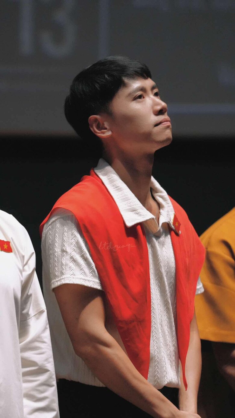 Người hâm mộ cho rằng Hoàng Long có giao diện quá uy tín, “liêm khiết” để vào vai giang hồ