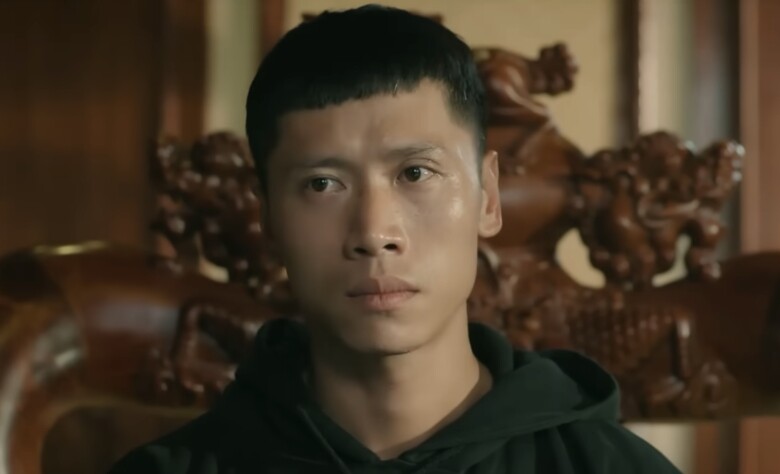 Biên hiện đang làm việc trong một băng nhóm thuộc “thế giới ngầm”.