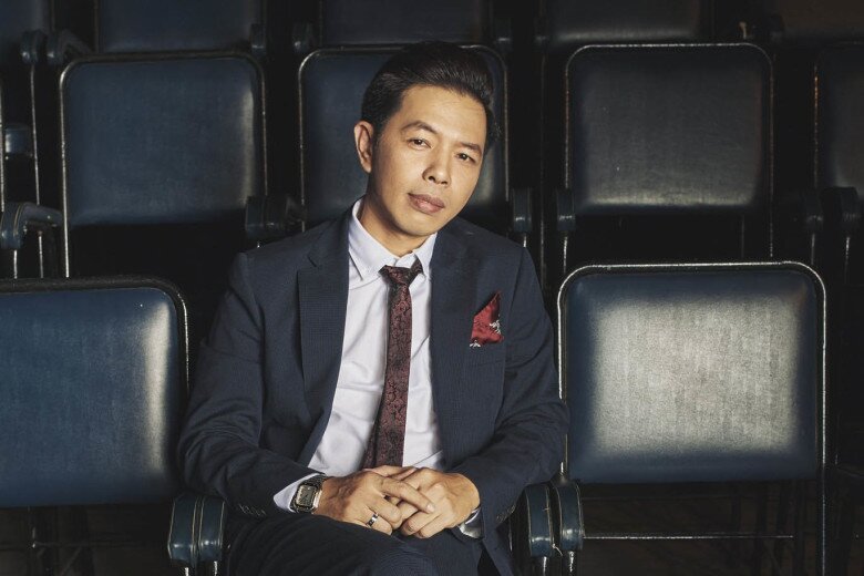 Thái Hòa là một nam diễn viên nổi tiếng với sự đa tài, được mệnh danh là ông vua phòng vé tại Việt Nam.