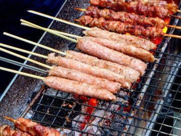 Món ăn đường phố gây nghiện nhất mùa này ở Hà Nội: Top 7 địa chỉ ngon quên sầu không thể bỏ qua!