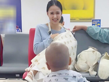 Mẹ bỉm Hà Nội cho con bú ở phòng chờ tiêm gây sốt MXH vì xinh giống hệt mỹ nhân đẹp nhất Philippines