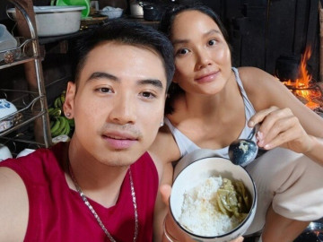 Chồng Hoa hậu H'Hen Niê gây xôn xao MXH khi đăng ảnh vợ mặt mộc, ngồi xổm ăn cơm trong bếp