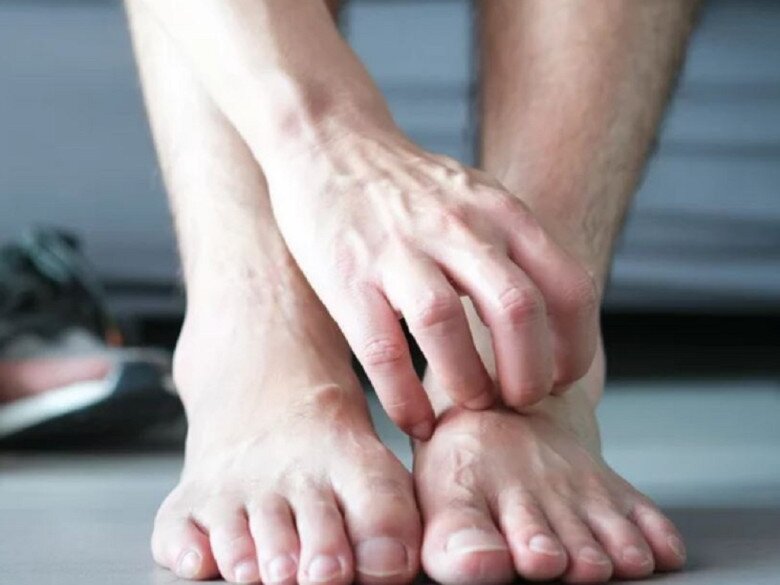 Bạn cần theo dõi dấu hiệu này vì nó thường liên quan đến ứ mật hoặc tổn thương gan đang tiến triển chậm nhưng kéo dài (Ảnh minh hoạ)