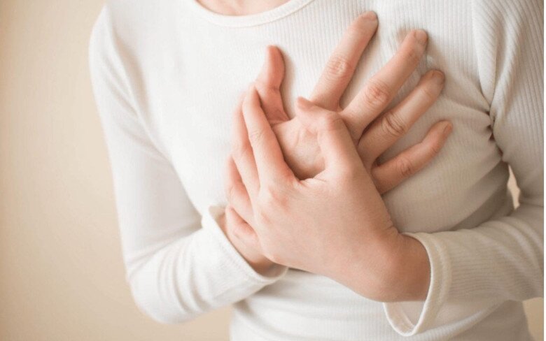 Kiểm soát lượng muối trong khẩu phần ăn chính là bước quan trọng nhất để giữ huyết áp ổn định và bảo vệ trái tim của bạn (Ảnh minh hoạ)