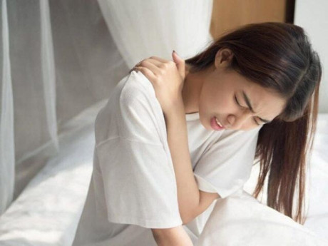 4 kiểu đau vai tiềm ẩn bệnh ung thư nhưng ít người chú ý, thường nhầm lẫn với bệnh xương khớp
