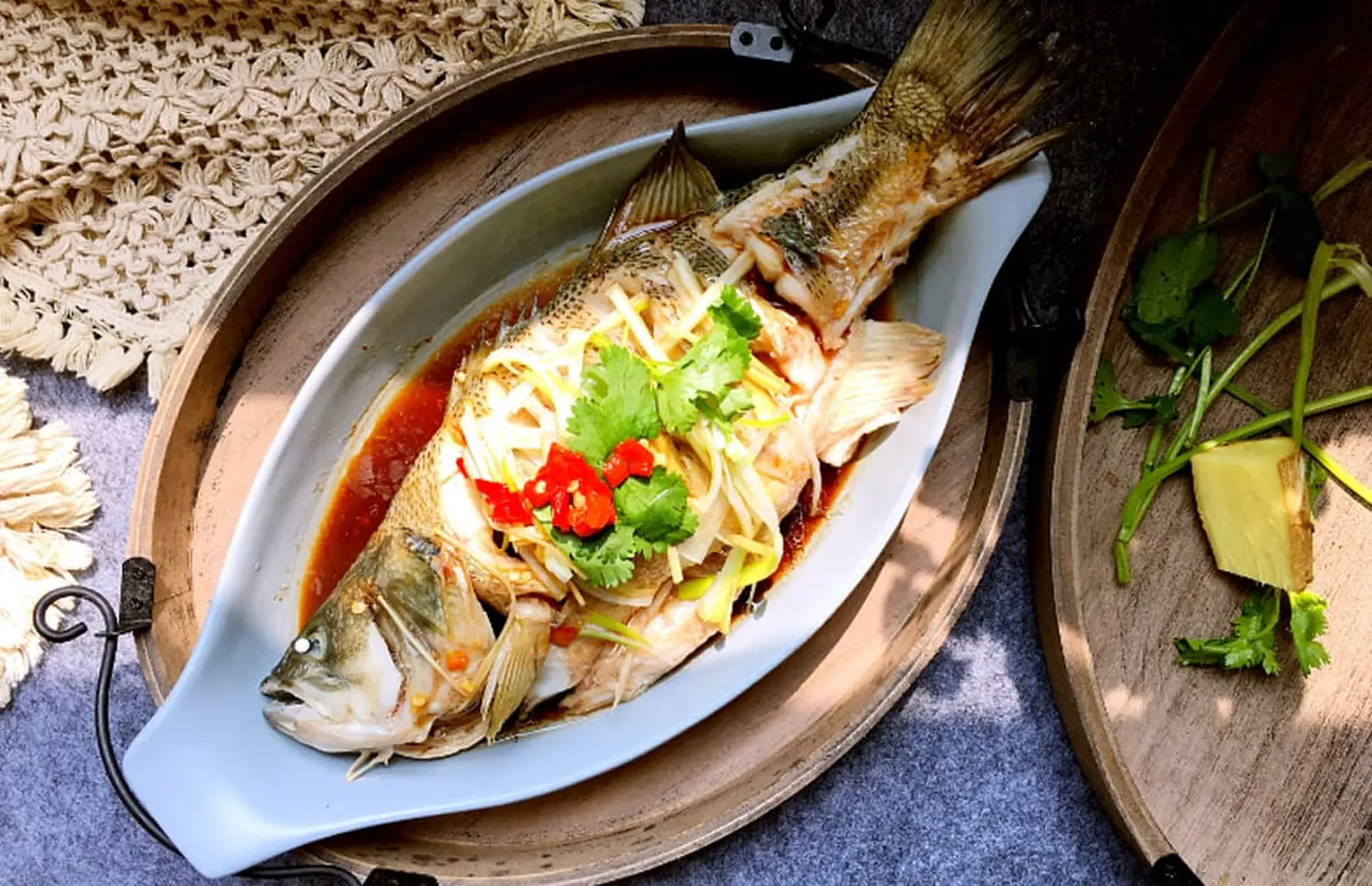 Omega-3 trong cá vược vừa giúp bổ sung trí não vừa giúp tinh thần minh mẫn, ổn định hơn (Ảnh minh hoạ)