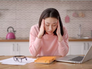 10 thói quen phổ biến hằng ngày âm thầm tàn phá não bộ, nhiều người trẻ thường xuyên mắc phải