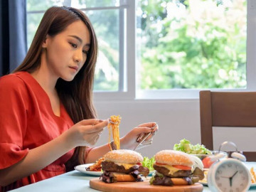 4 kiểu ăn sáng phổ biến gây hại mạch máu nhanh nhất, nhiều người trẻ thường xuyên mắc phải