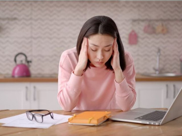 10 thói quen phổ biến hằng ngày âm thầm tàn phá não bộ, nhiều người trẻ thường xuyên mắc phải