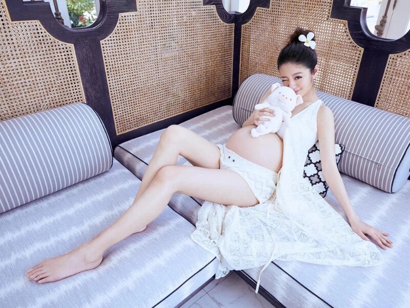 Mang bầu và làm mẹ là hành trình vừa nhiệm màu, vừa đầy thử thách - nơi mỗi người phụ nữ đều phải học cách mạnh mẽ hơn chính mình.