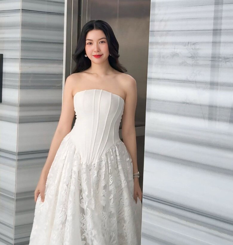 Sắc vóc nàng hậu Sài thành sau sinh nở khiến netizen không tiếc lời khen ngợi.