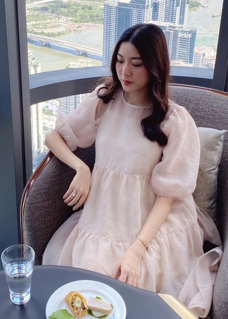 Bà bầu Thúy Vân luôn xinh đẹp và tràn đầy năng lượng.