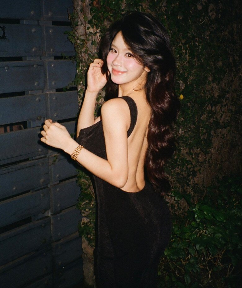 Hot girl áo dài trắng gây sốt năm nào giờ lên chức mẹ, khoe vòng một căng đầy ở phòng tập sau 3 tháng sinh con - 3