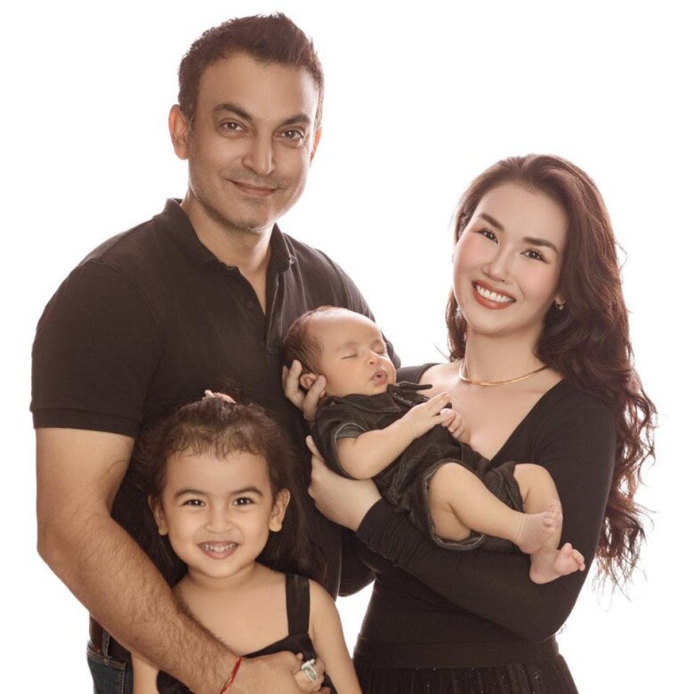 Gia đình nhỏ hạnh phúc của cô giáo thanh nhạc 9X.