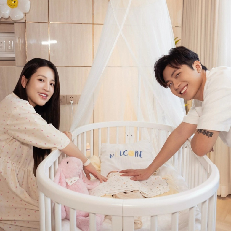 Puka - Gin Tuấn Kiệt đón con đầu lòng sau 2 năm cưới.