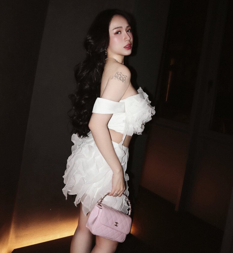 Sắc vóc nuột nà của mẹ bỉm gen Z nhận nhiều lời khen có cánh.