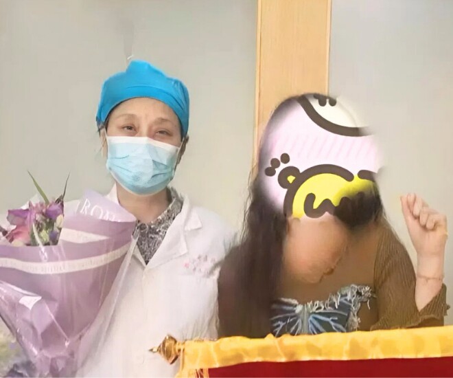 Chuyện Lý Tuyết vượt suy buồng trứng sớm, đón 2 nhóc tỳ thu hút sự quan tâm lớn.