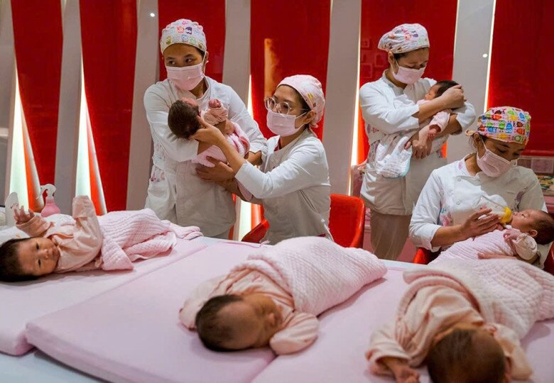 2 đứa trẻ chào đời thuận lợi, sản phụ được phẫu thuật cắt bỏ khối u, duy trì sự sống - Ảnh minh hoạ.