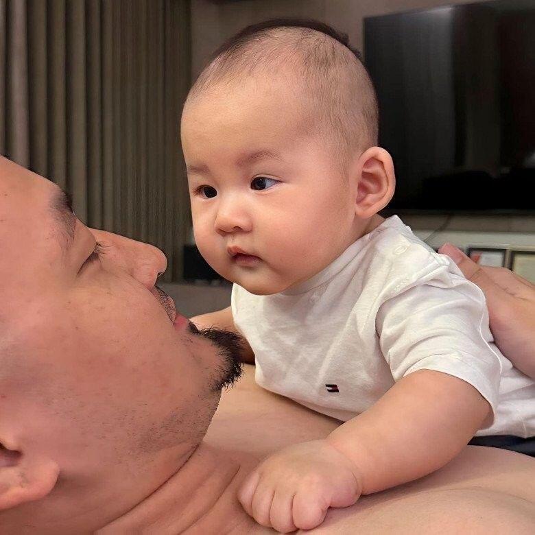 MC Thu Hoài hạ sinh quý tử với chồng doanh nhân.