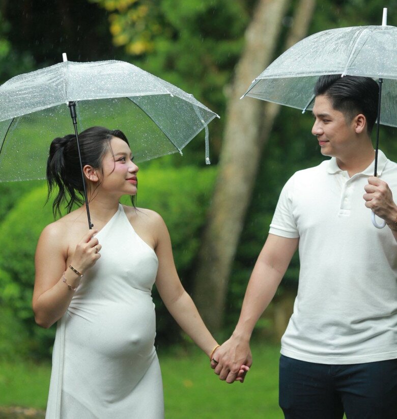 Cô dâu 1000 cây vàng ở Đồng Tháp hạ sinh con đầu lòng ở tuổi 23, công chúa nhỏ tương lai thừa hưởng tiệm vàng của gia tộc - 4