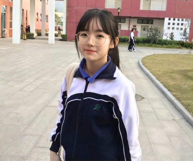 Xiao Mei xinh đẹp, là hoa khôi của trường - Ảnh minh hoạ.