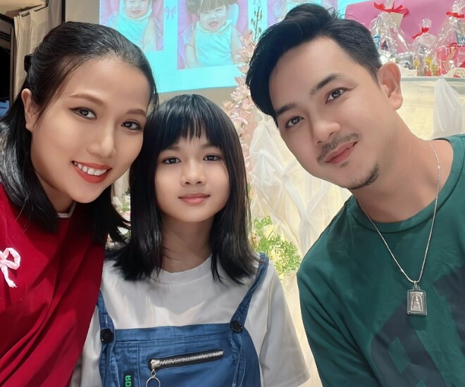 Diễn viên Thùy Dương cùng chồng trẻ và con gái 13 tuổi.
