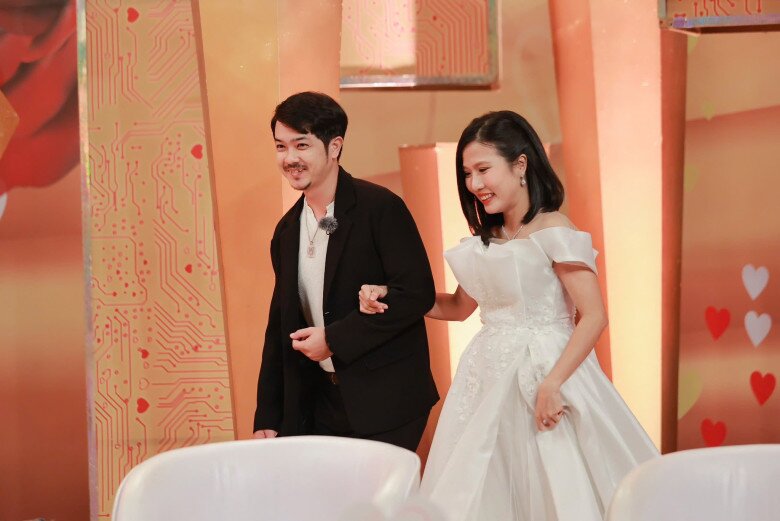 Sao phim Ải trần gian bế bầu lên sóng truyền hình, chia sẻ nhiều câu chuyện thú vị về hành trình mang thai lần 2.