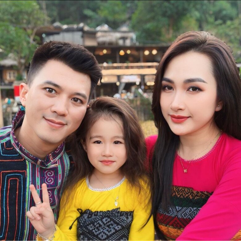 Con gái của cặp đôi đã lên 6 tuổi, xinh xắn hệt mẹ.