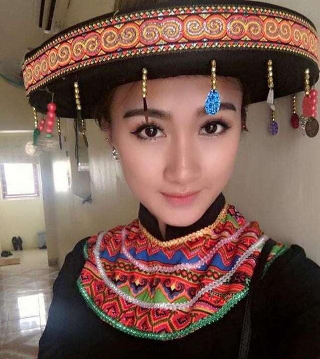 Hot girl dân tộc Thái lấy chồng là amp;#34;Phó cục trưởng điển trai nhất sóng VTVamp;#34;, sau sinh tự tin mặc hở khoe dáng nuột - 2