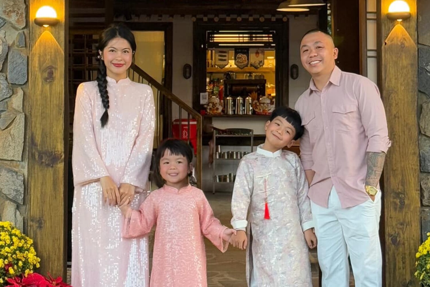 Tổ ấm hạnh phúc của mẹ bỉm gen Z.