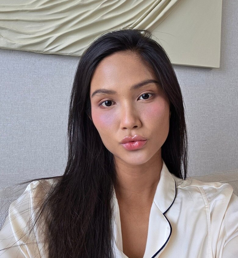 Hamp;#39;Hen Niê đi làm sau chưa đầy một tháng sinh con, có chi tiết không thay đổi so với hồi son rỗi - 2