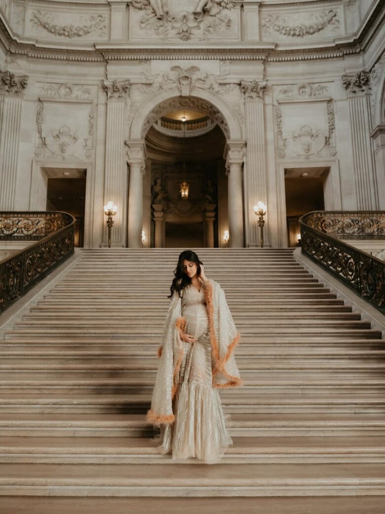 Mỹ nhân 8X đẹp rạng rỡ, thon gọn dù bụng bầu đã vượt mặt.