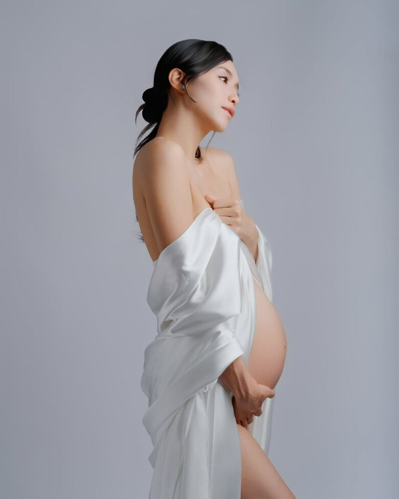 Hoa hậu gây sốt tại đảo ngọc Phú Quốc sau 3 tháng sinh con, đường cong siêu thực của gái hai con khiến người xem ngộp thở - 4