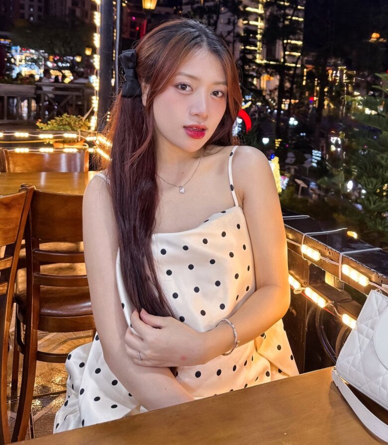 Nữ diễn viên trẻ được chồng yêu chiều, chăm sóc trong thai kỳ.