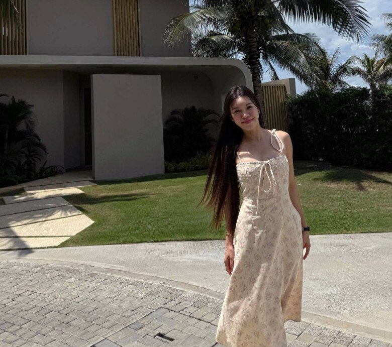 Hot girl khoe sắc bên cầu thủ Xuân Son là mẹ một con nóng bỏng, bước xuống bàn đẻ dáng vẫn mướt rượt - 8