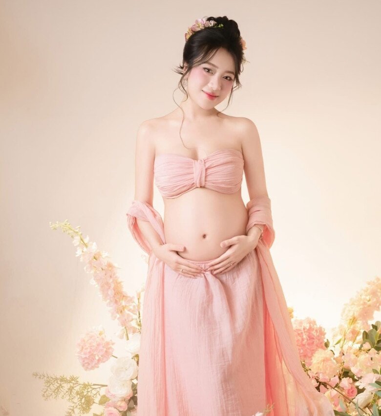 Hot girl Phú Thọ xưa được khen đẹp đôi với B Trần giờ làm dâu hào môn, khoe bụng bầu sắp vỡ chum đẹp như amp;#34;thần tiên tỷ tỷamp;#34; - 2