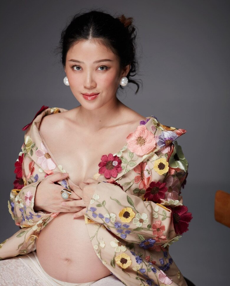 MC Việt nổi tiếng sinh 2 con quốc tịch Canada giờ về dáng trẻ xinh, tất bật làm hộ chiếu đưa con đi du ngoạn - 9