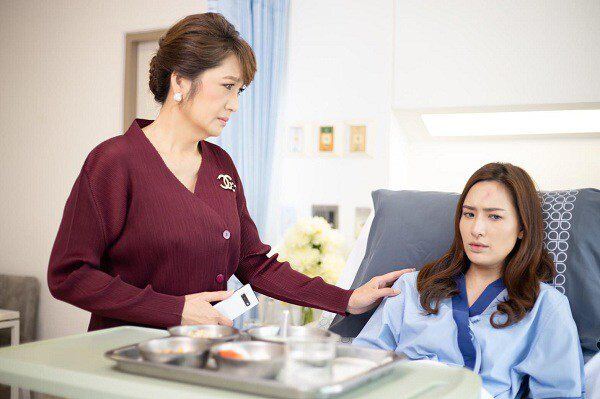 Cô dâu hồi phục tốt nhờ sự chăm sóc của mẹ chồng - Ảnh minh hoạ.