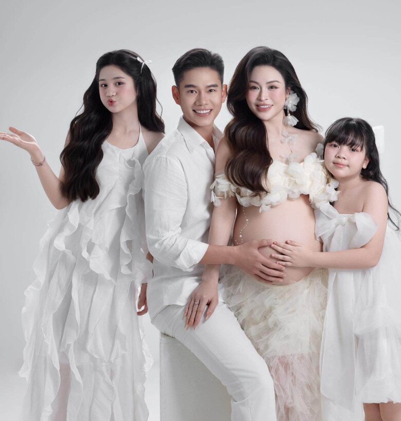 Tăng 15kg trong thai kỳ, 9X vẫn gọn gàng, xinh đẹp.