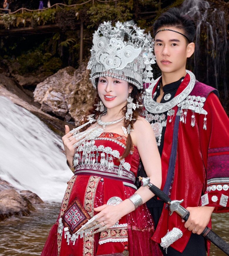 Minh Hoàng đưa vợ bầu đi du lịch, hâm nóng tình cảm khi không có lịch quay.