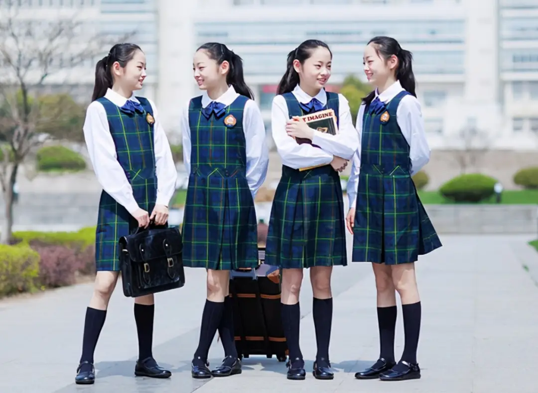 Khi lớn lên, 4 cô gái không chỉ xinh đẹp mà còn rất tài năng.