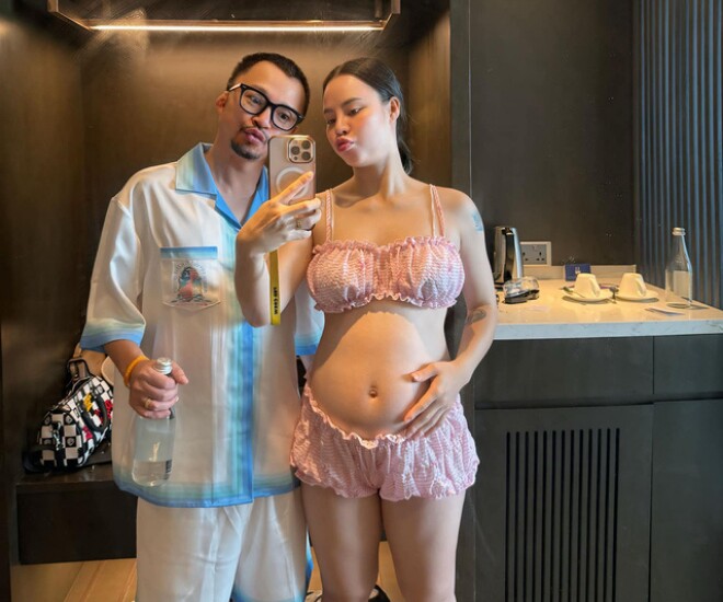 Một amp;#34;anh traiamp;#34; đình đám Vbiz khoe cảnh đưa vợ kém 13 tuổi đi đẻ, visual mẹ bỉm sáng bừng, nhóc tỳ được đặt tên đặc biệt - 5