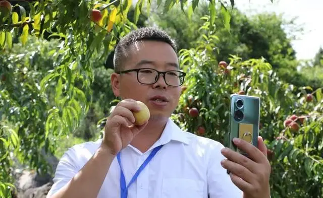 Cậu chọn theo học lĩnh vực chăn nuôi, để dễ dàng hỗ trợ bố mẹ.