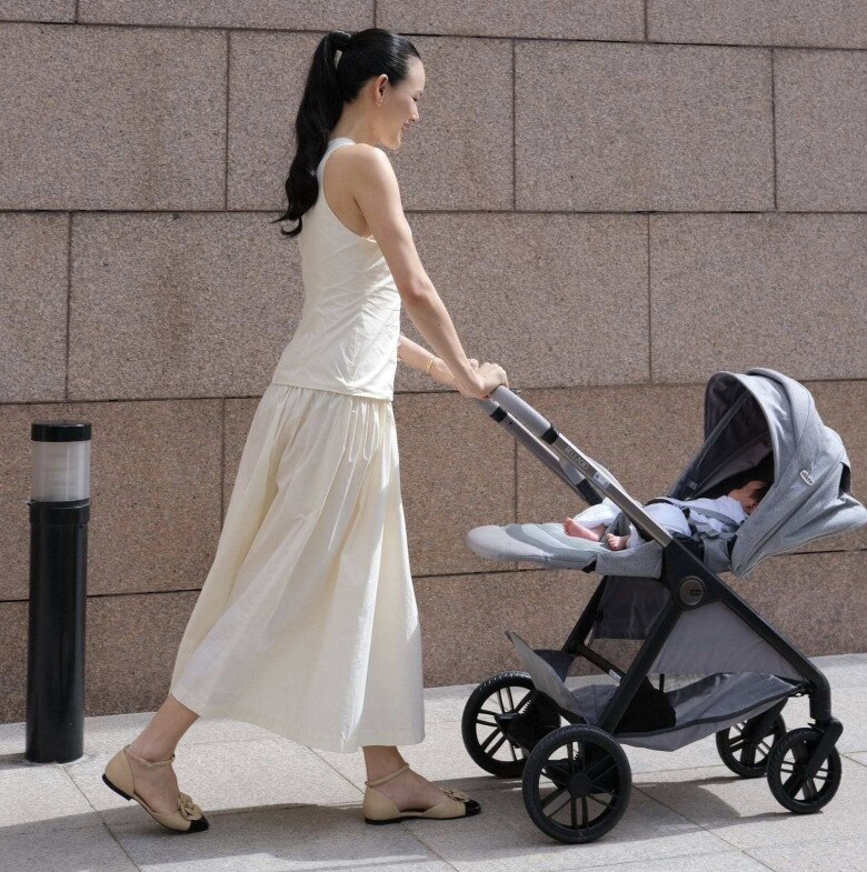 9X về dáng rạng rỡ sau sinh khiến dân tình ngưỡng mộ.