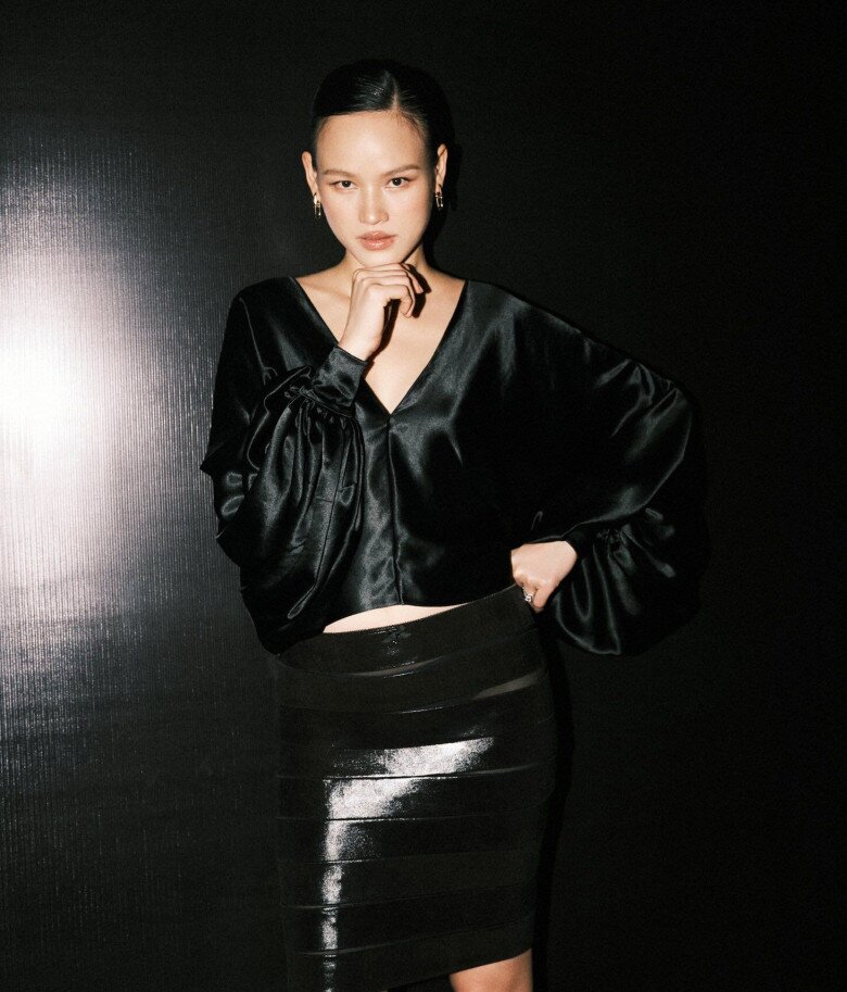 Tuyết Lan tươi tắn bế con đi khám hậu sản, ái nữ mới 1 tháng tuổi đã được sở hữu chiếc thẻ quyền lực - 5