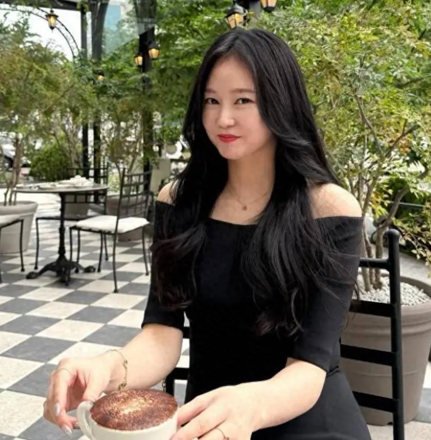 Nữ diễn viên bị sảy thai chưa đầy 4 tuần, nay mang song thai cùng trứng cực hiếm khiến ai nấy rưng rưng - 3