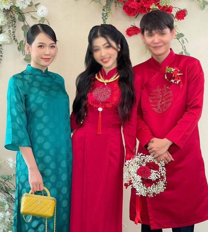 Còn nhớ năm 2023, Sam vướng nghi vấn bầu con đầu lòng khi đi đám cưới, chỉ vài tháng sau, cô xác nhận có tin vui.