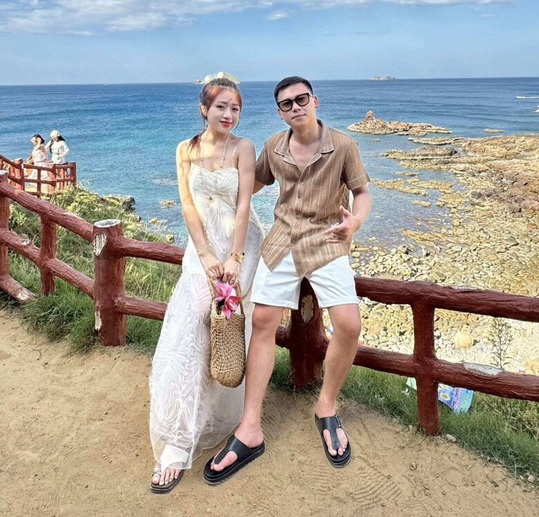 Hot girl được chồng ngoài ngành cưng chiều, từng nhận ý kiến trái chiều khi mặc hở khoe bụng bầu.