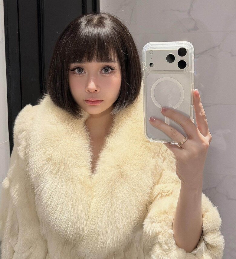 Mẹ bỉm 9X khiến dân tình ngỡ ngàng với tốc độ về dáng ấn tượng.